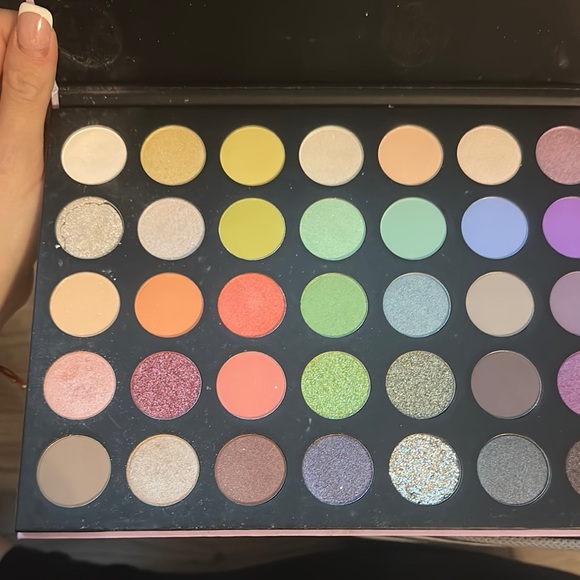 Morphe 35I Icy Fantasy Eyeshadow Palette - Picture 4 of 4